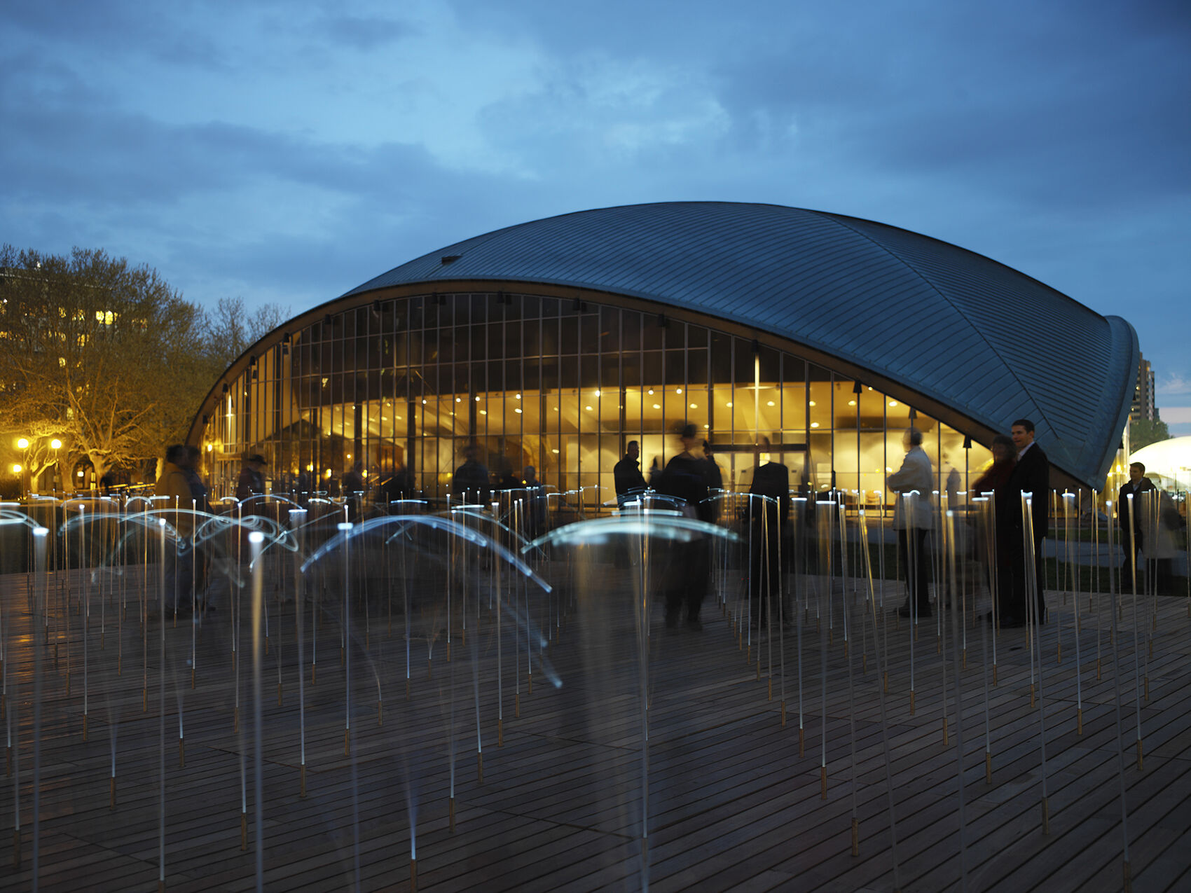 White Noise White Light - Höweler + Yoon